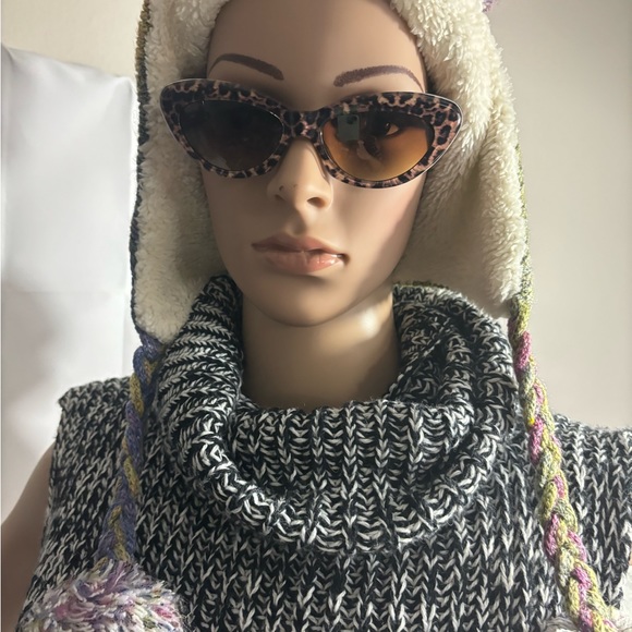 ORIGINAL ROBIN RUTH WINTER BEANIE - Picture 3 of 8